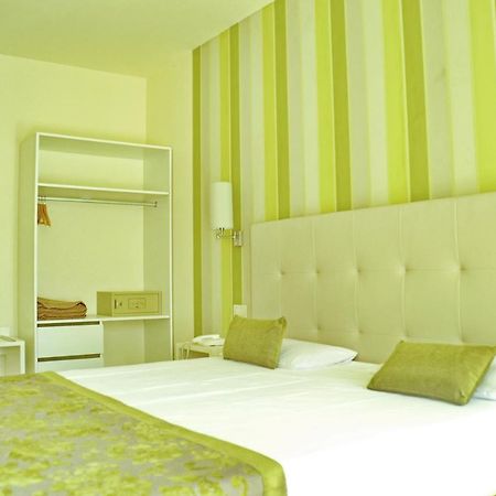 Ouril Hotel Julia Santa Maria Buitenkant foto