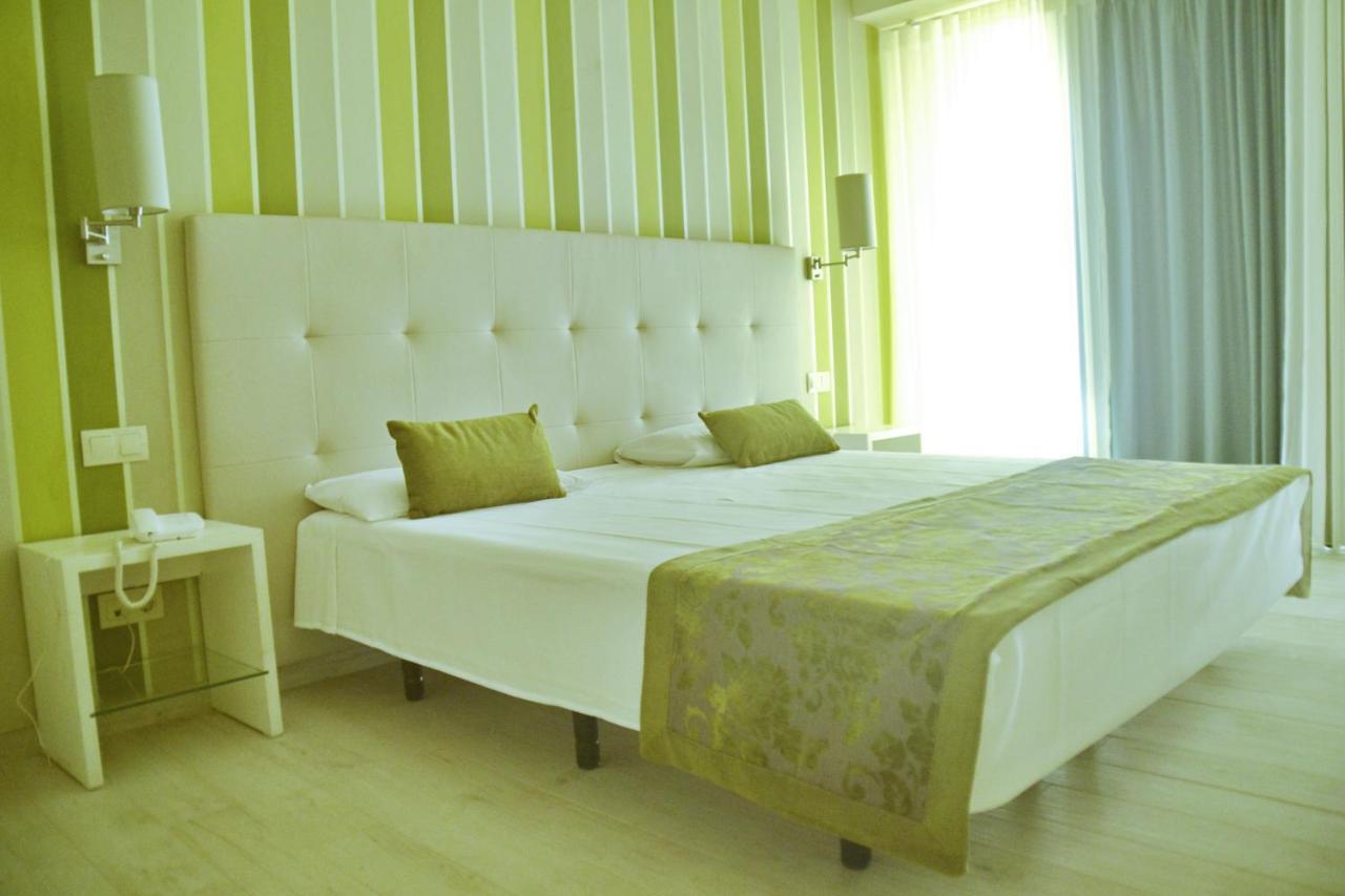 Ouril Hotel Julia Santa Maria Buitenkant foto