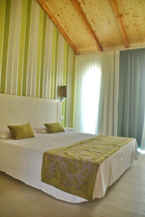 Ouril Hotel Julia Santa Maria Buitenkant foto