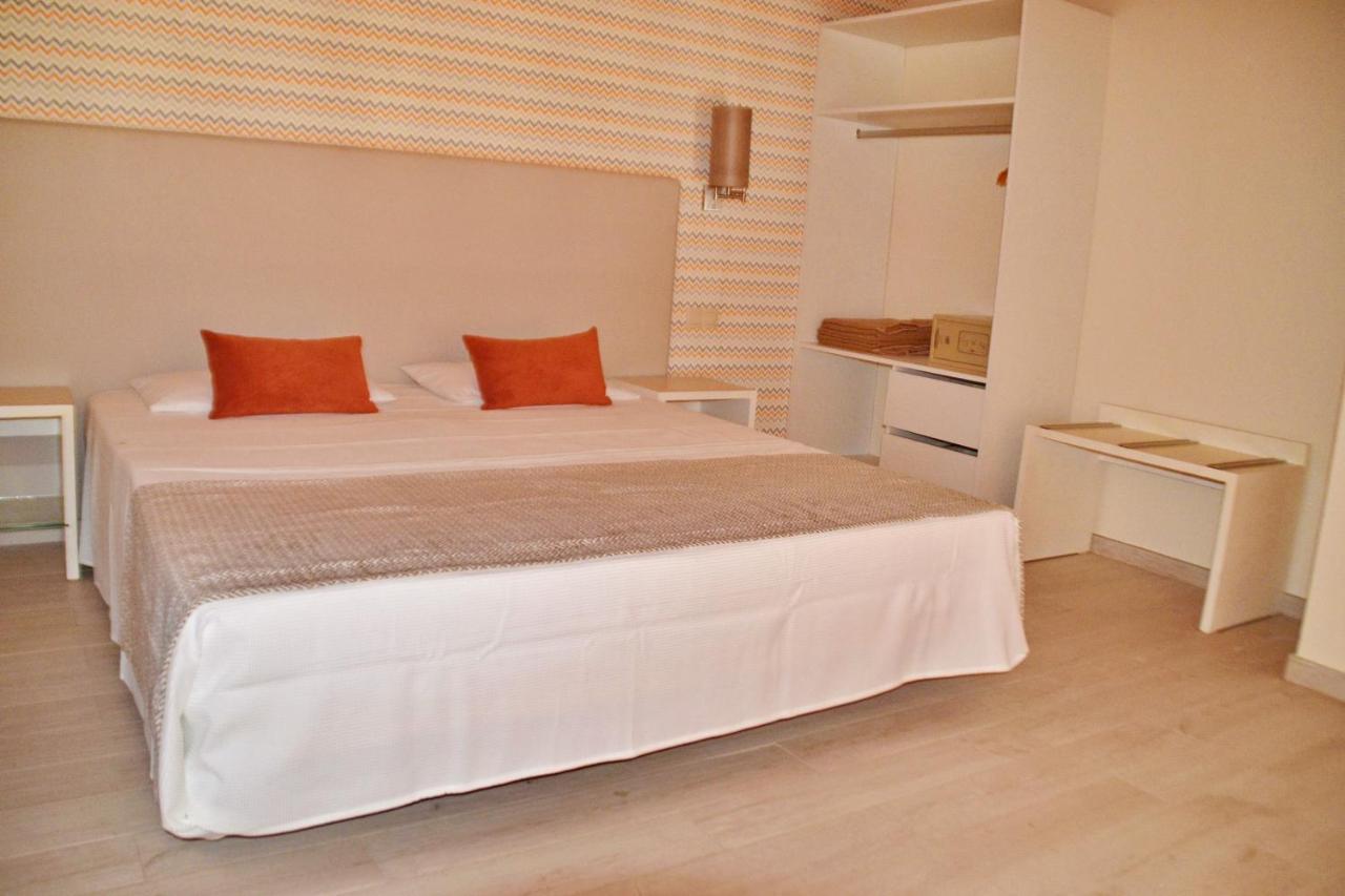 Ouril Hotel Julia Santa Maria Buitenkant foto