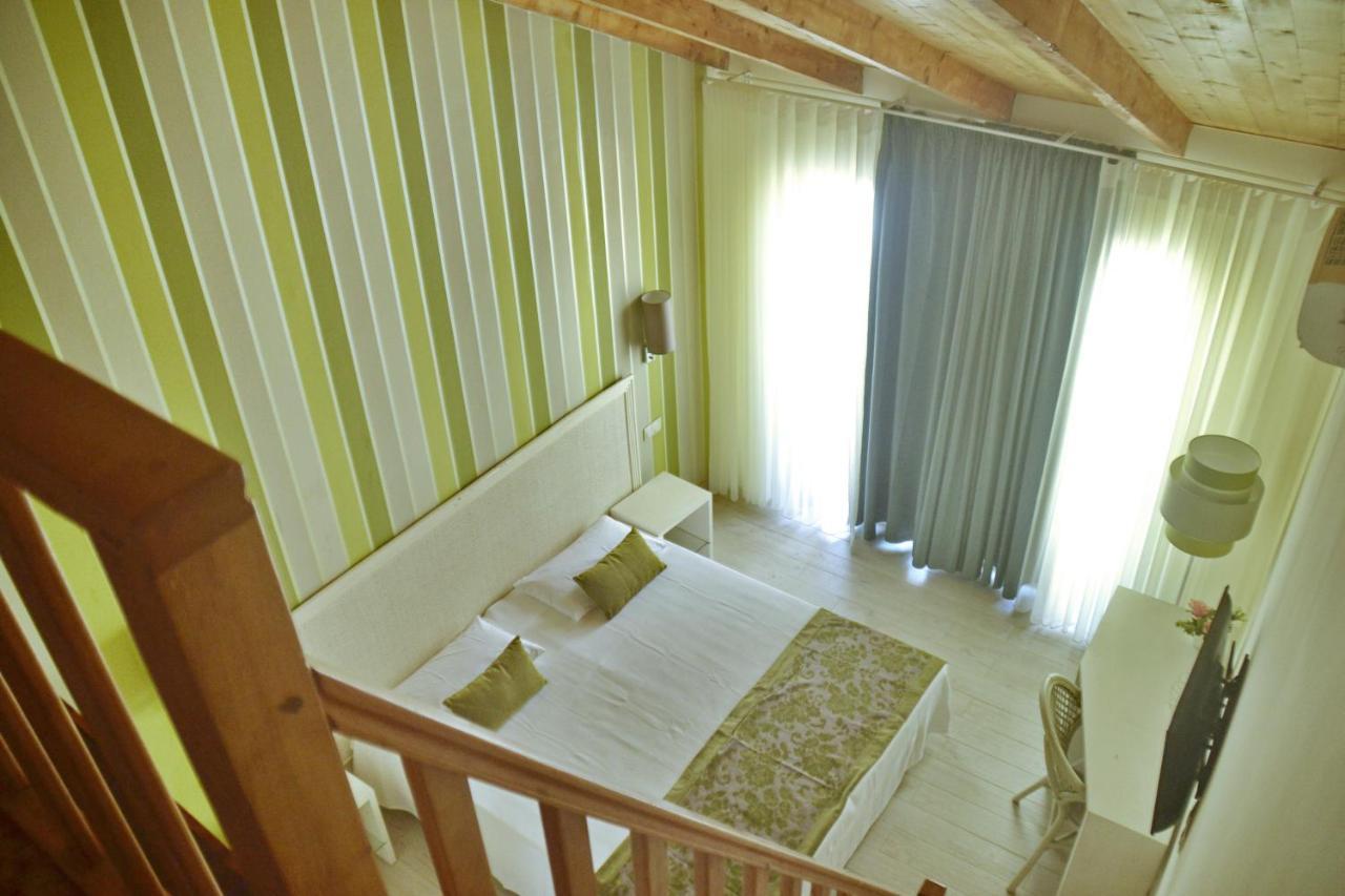 Ouril Hotel Julia Santa Maria Buitenkant foto