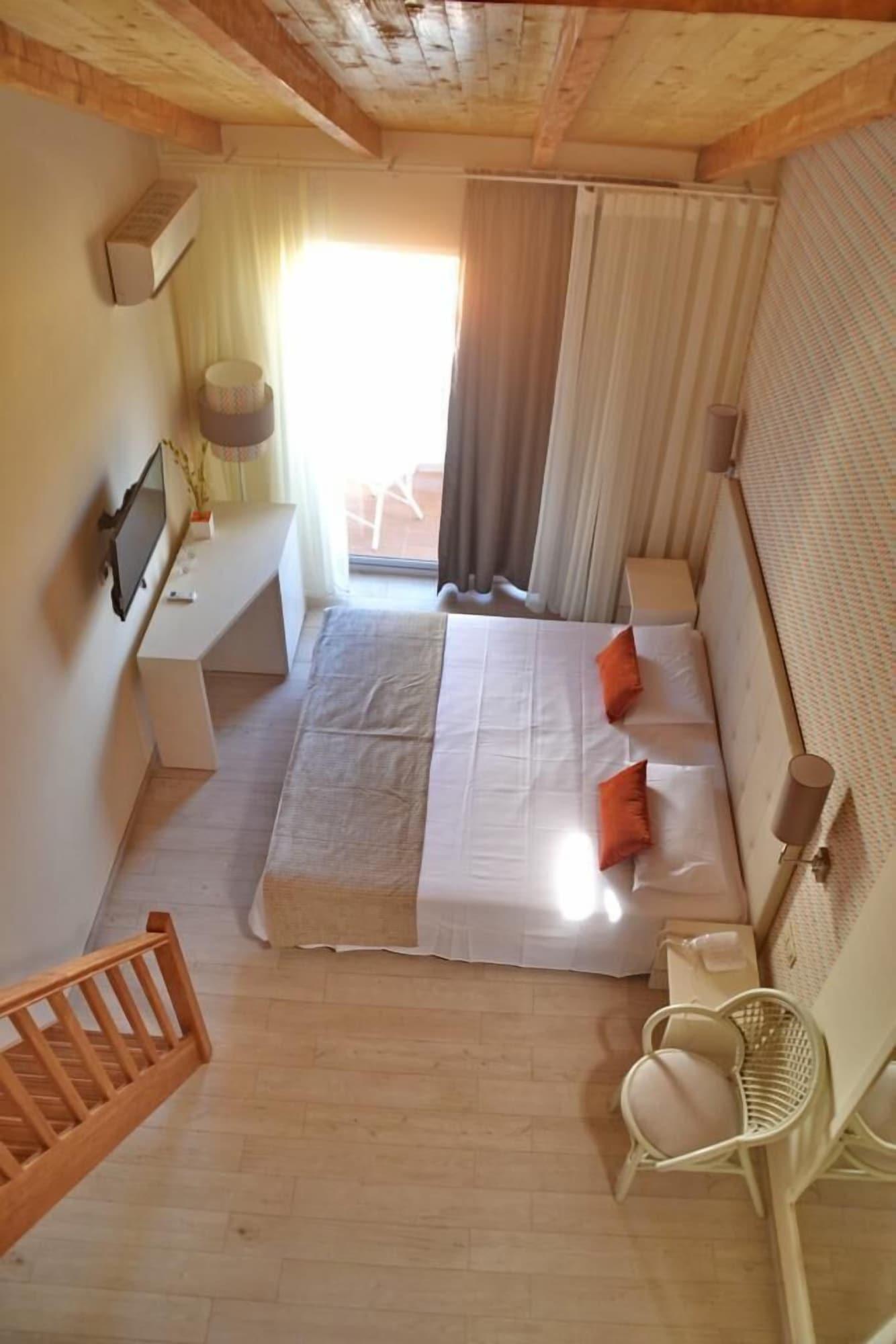 Ouril Hotel Julia Santa Maria Buitenkant foto