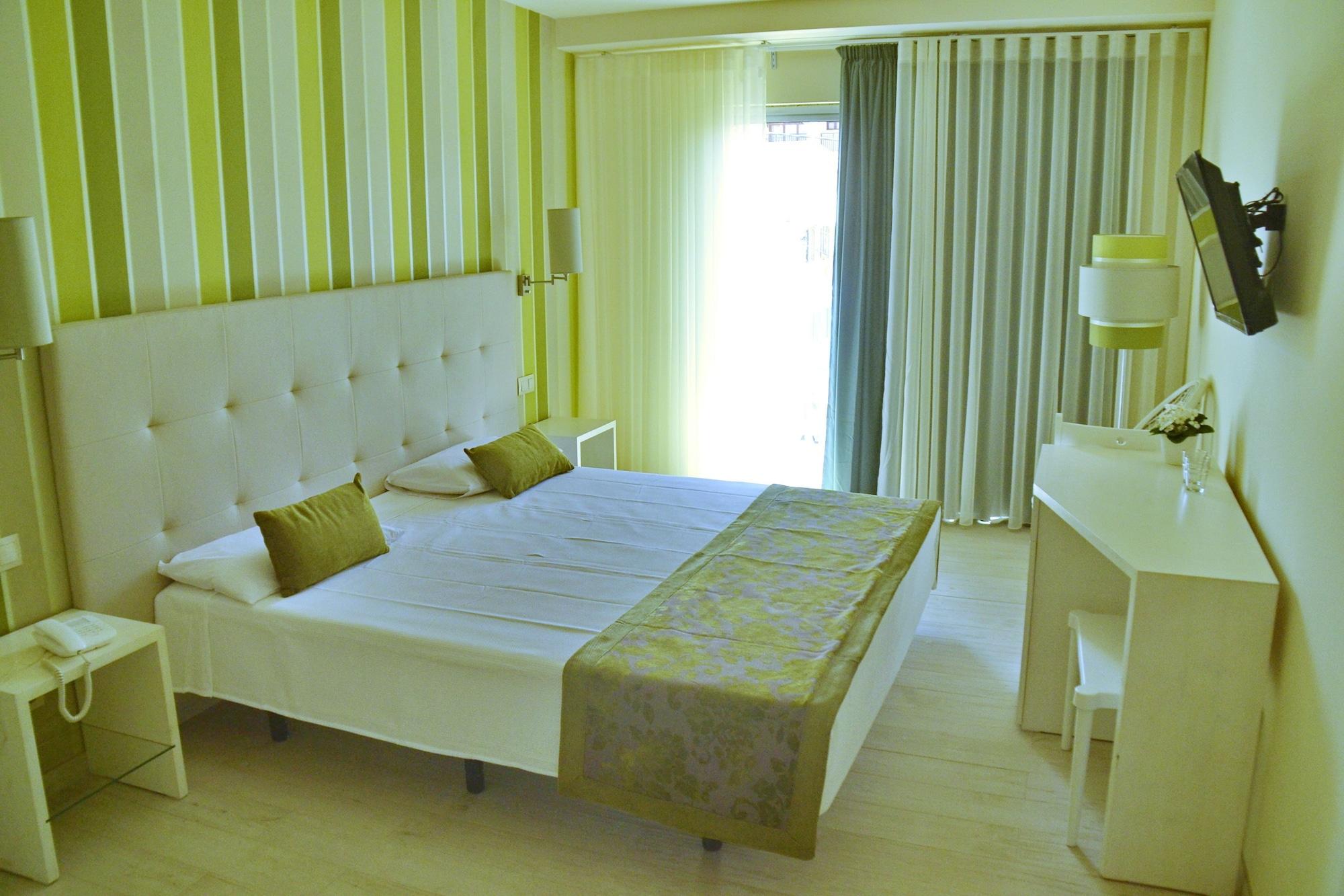Ouril Hotel Julia Santa Maria Buitenkant foto
