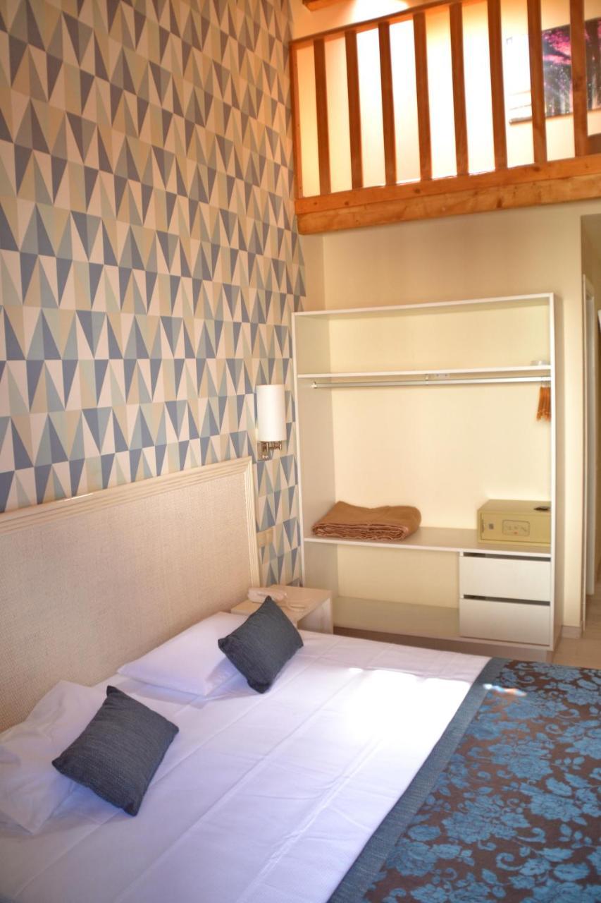 Ouril Hotel Julia Santa Maria Buitenkant foto