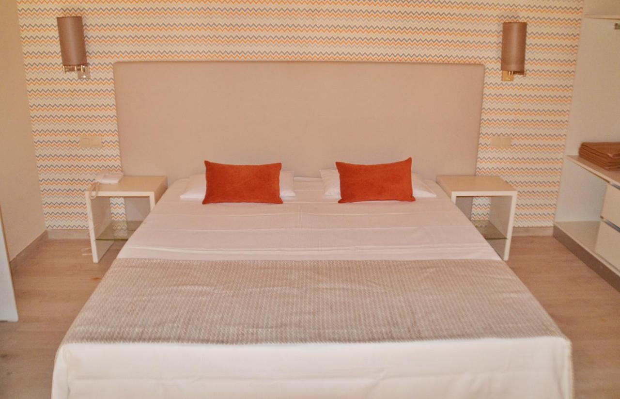Ouril Hotel Julia Santa Maria Buitenkant foto