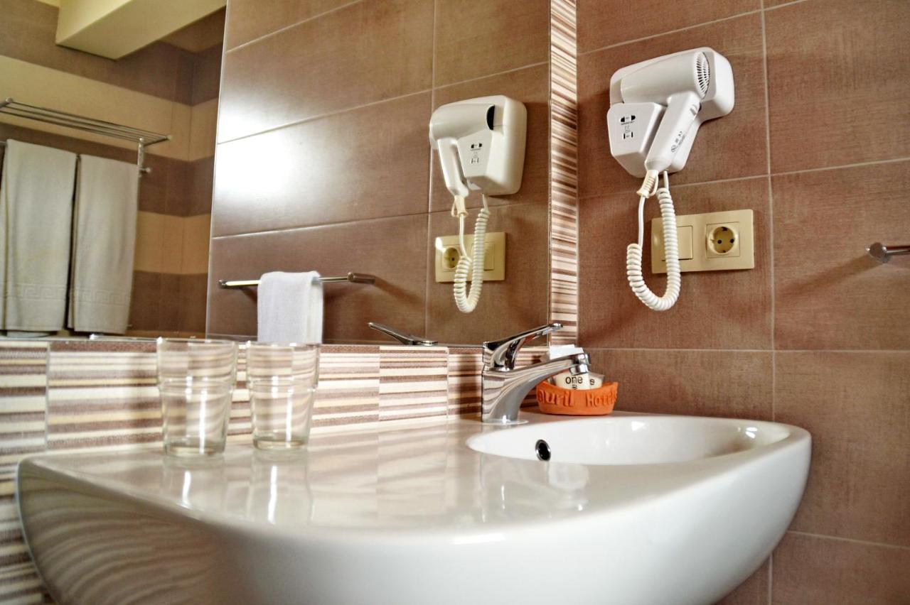 Ouril Hotel Julia Santa Maria Buitenkant foto
